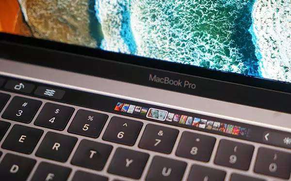 没有电源键的全新 MacBook Pro 怎么开关机？