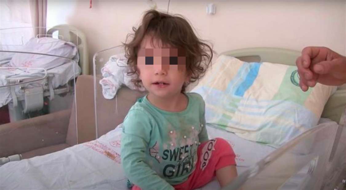 土耳其2岁女童遭蛇咬后咬死蛇，生动诠释了什么是以牙还牙