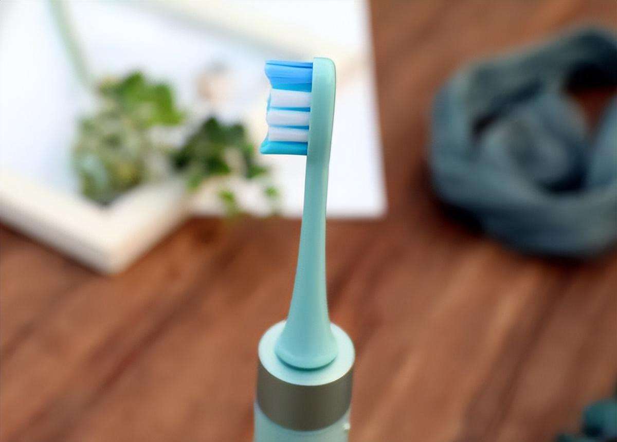 成人电动牙刷怎么选择（成年人科学挑选电动牙刷的技巧）